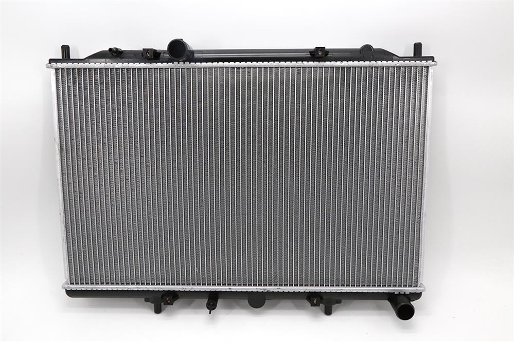 23523745 SGMW SAIC Wuling Baojun 730 1,5 MT aluminiumsradiator